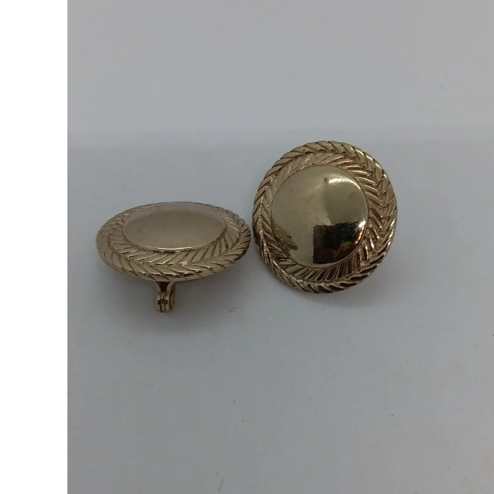 Monet Womens Grooved Gold Tone Round Clip On Earrings Vintage Button Style #20